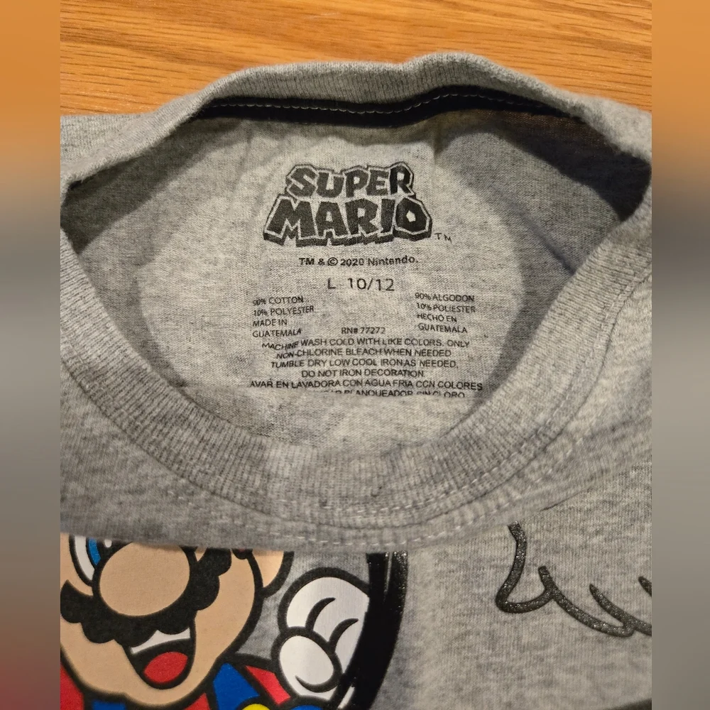 2 Kids Super Mario Shirts - Picture 4 of 7